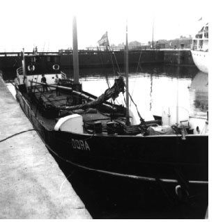 MS "Dora" in Holtenau.